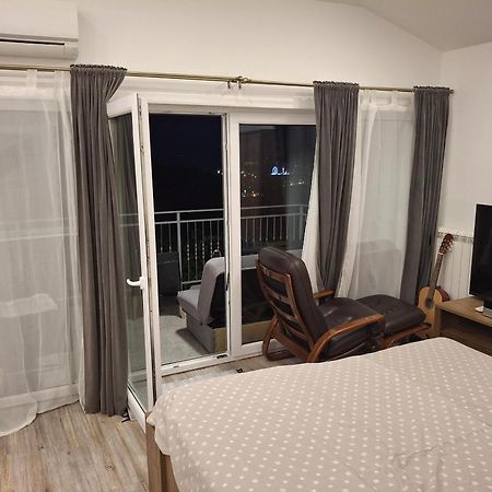 Apartma Med Oljkami - Portoroz Bagian luar foto