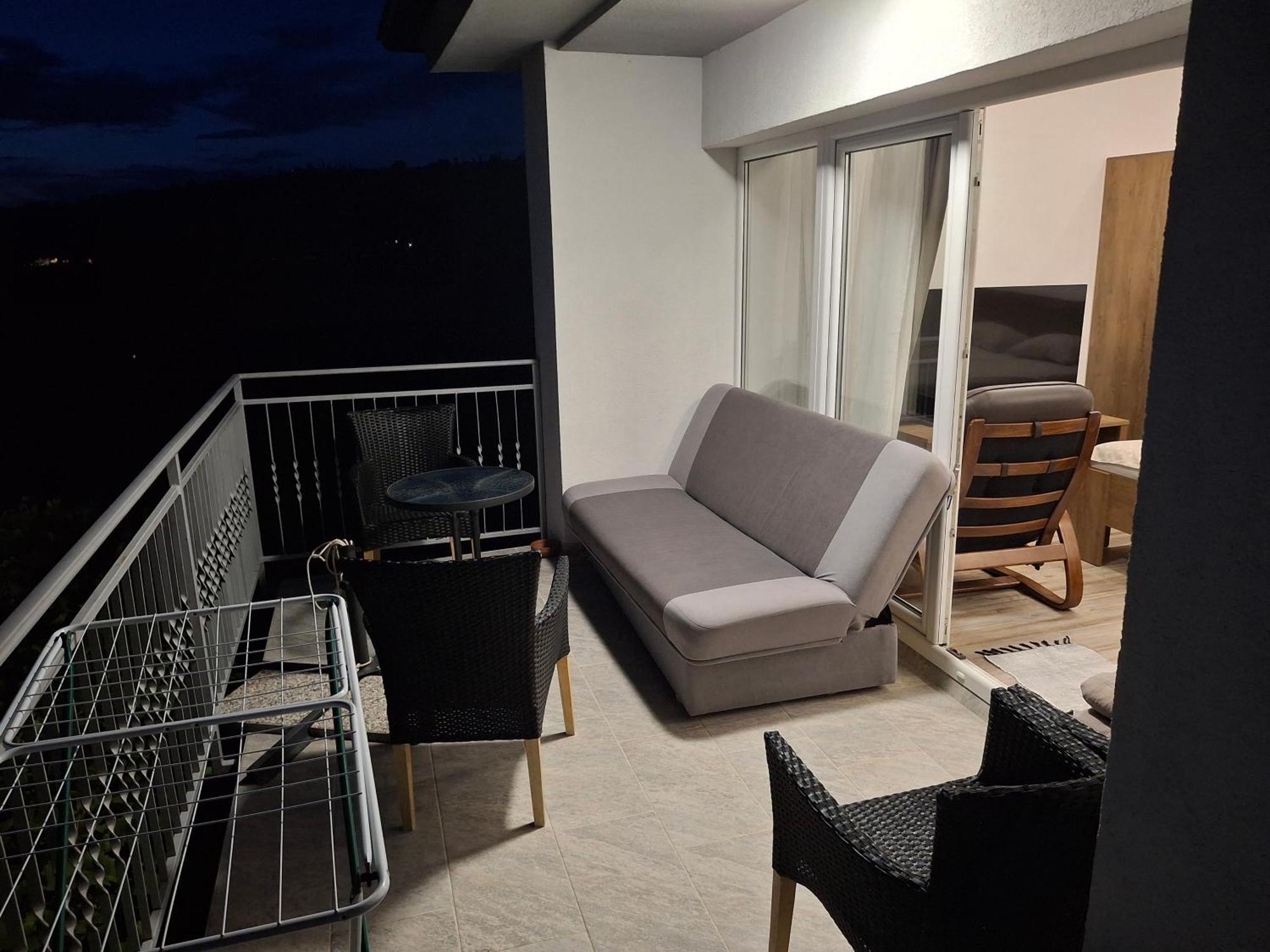 Apartma Med Oljkami - Portoroz Bagian luar foto