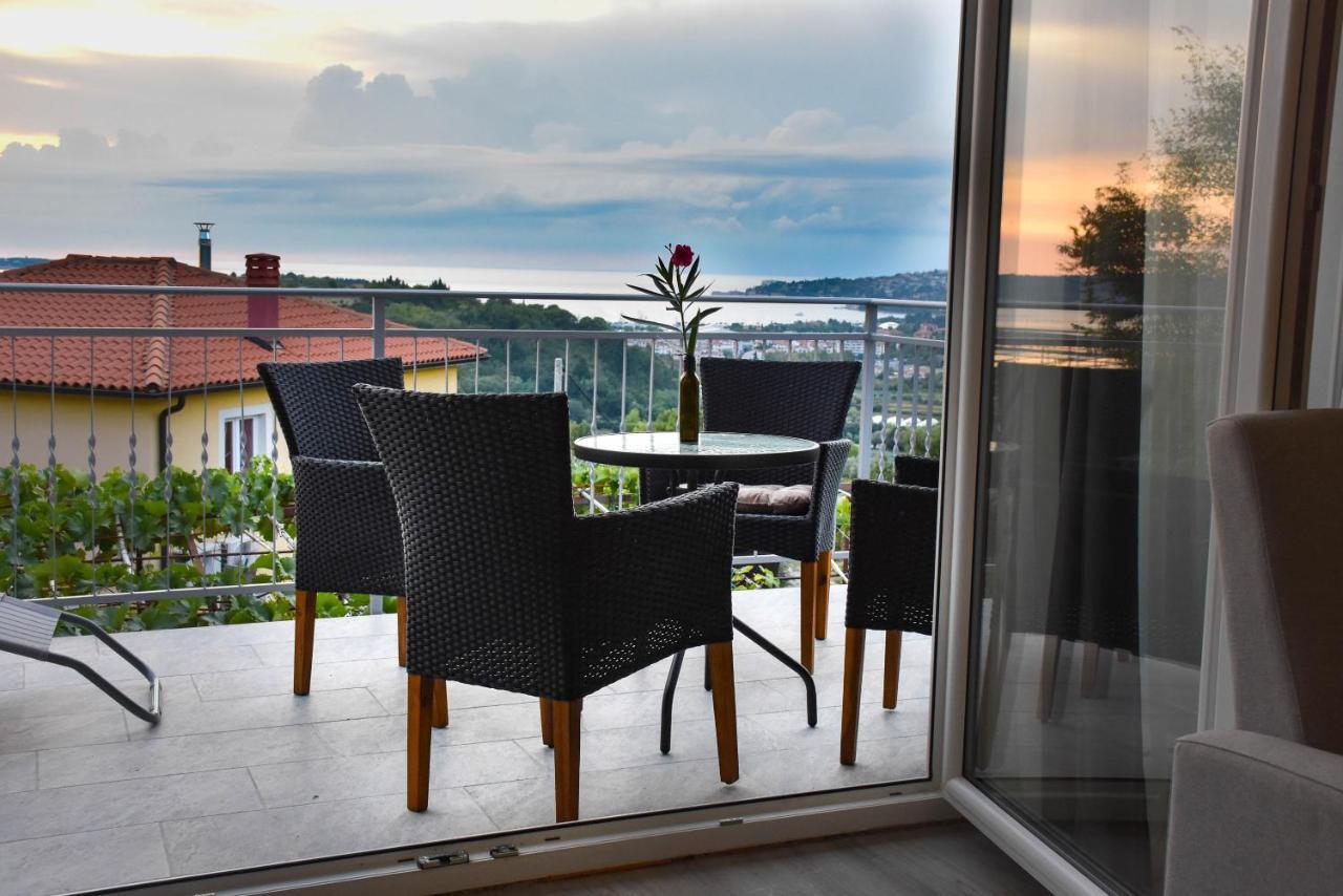 Apartma Med Oljkami - Portoroz Bagian luar foto