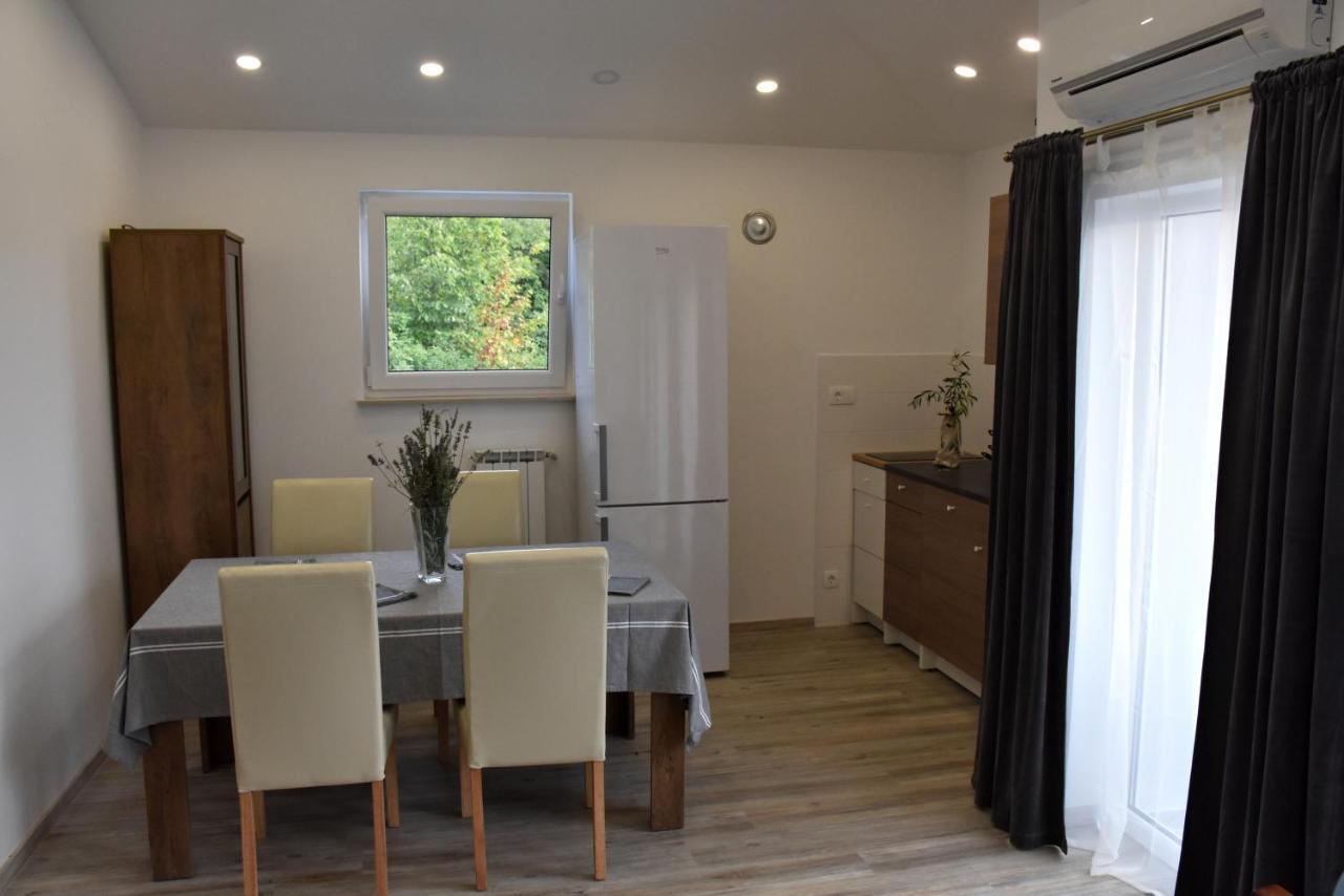 Apartma Med Oljkami - Portoroz Bagian luar foto